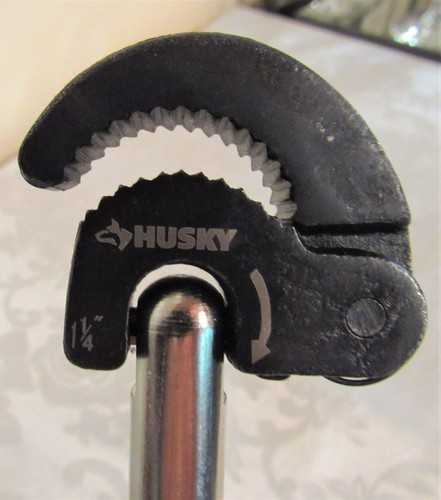 Husky Tools Plumbers 3/8" to 1 1/4" Diameter Basin Sink Wrench - Picture 2 of 10