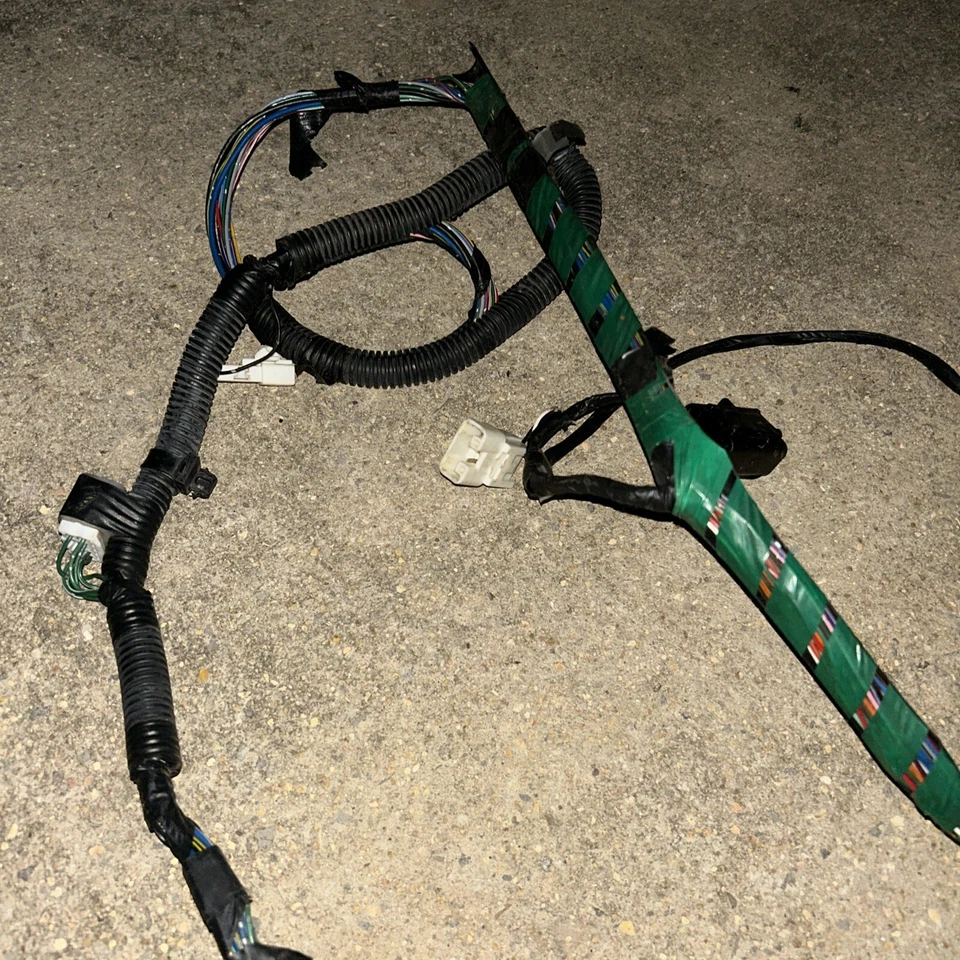 1999 TOYOTA 4RUNNER SR5 V6 LEFT, FLOOR WIRE HARNESS, FUEL PUMP WIRE PLUG OEM Foto 4 de 4