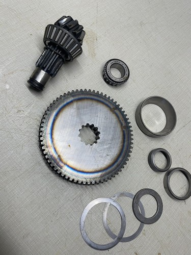 Cub Cadet IH Tractor Mower 1250 Transmission Bevel Pinion Shaft And Gear - Picture 2 of 4