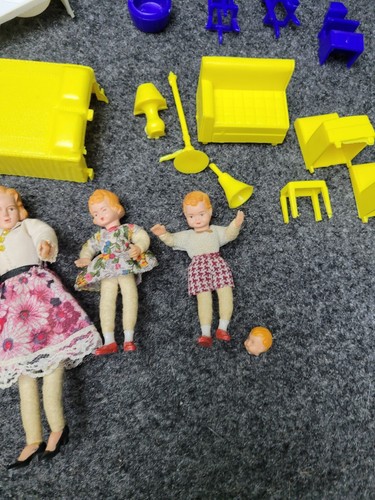 Lot of Superior Plastic Dollhouse Furniture Caco Doll Family Mom Yellow Blue - Picture 3 of 17