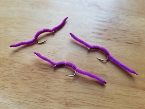 12 Red San Juan Worms Size 10 fishing flies One Dozen