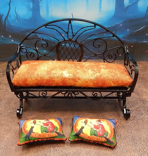 Vintage OOAK Artisan Dressed Halloween Metal Sofa Dollhouse Miniature 1:12 - Picture 9 of 11