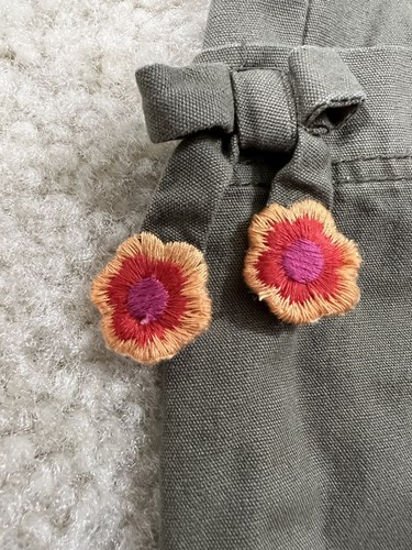 EUC Gymboree Girls Size 7 Green Kahki Shorts With Flowers - Picture 3 of 4