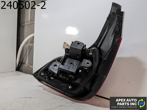 OEM 2006 BMW 530xi 3L Left Driver Taillight 63217165739 - Picture 7 of 11