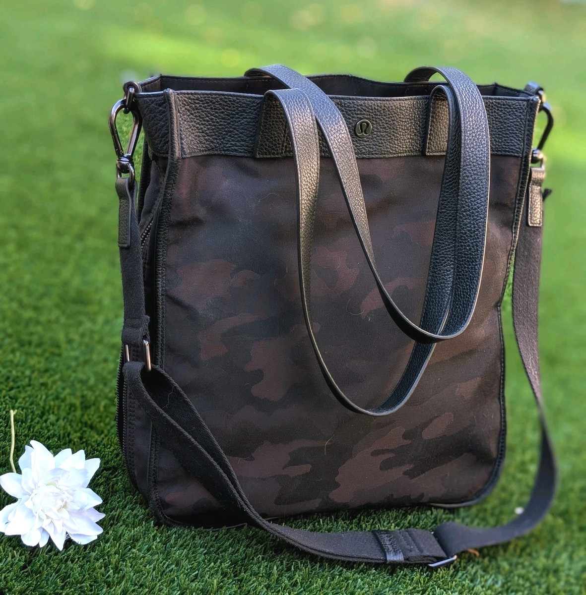 lululemon camo duffle bag Sneaker Carry On - TSA Approved - Green - Waterproof - Polyester and the entire top opening panel is covered with a zippered mesh pocket. lululemon 2-in-1 Travel Duffle Backpack