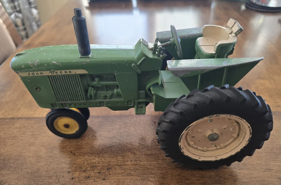 Tractor de colección Ertl John Deere 3020 años 60 escala 1/16, ruedas traseras de metal Foto 2 de 4