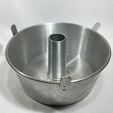 Vintage Round Aluminum 2 Piece Angel Food Cake Pan Unbranded 10  x 4-1/2  