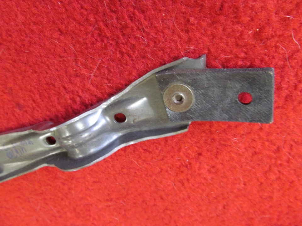 1942-1948 Oldsmobile 66 68 Series NOS GM Rear Muffler Hanger 416700 — 第 4/4 张图片