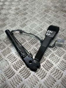 BMW 3 E90 E91 2007 Vorne links Gurtschloss vorne 9119542 TOF62902