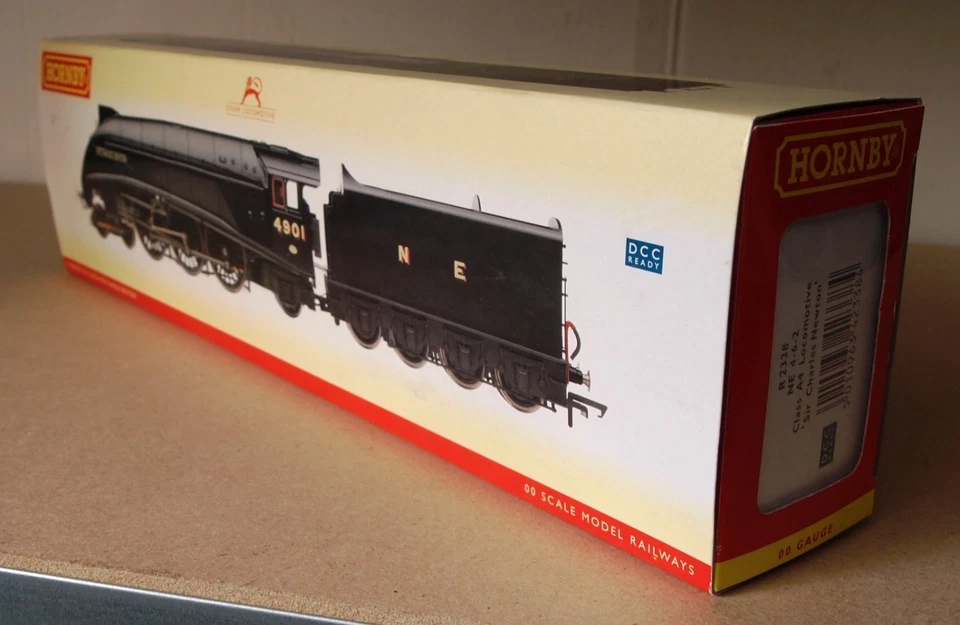 Hornby R2338 4-6-2 Class A4 Sir Charles Newton NE Black DCC 8Pin Ready New Boxed - Image 4 of 4