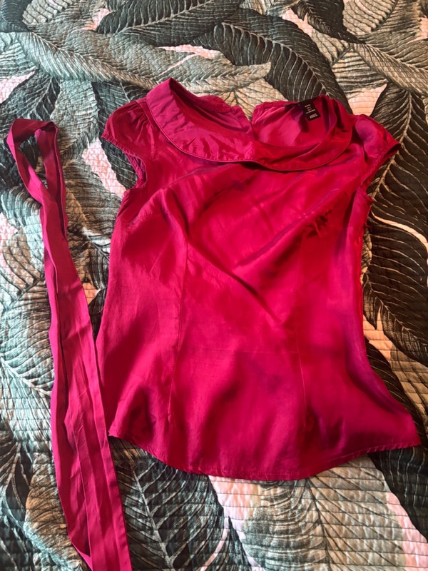 h&m berry top sz 4
