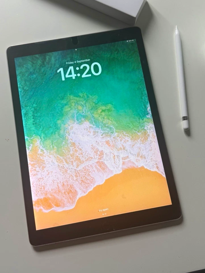 Apple iPad 12 · 64GB · Wi-Fi, photo 1 of 3