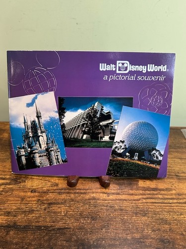 Lot Of Disney Ephemera Disney Prints Newsreel Disney World 1992 Calendar press - Picture 11 of 13