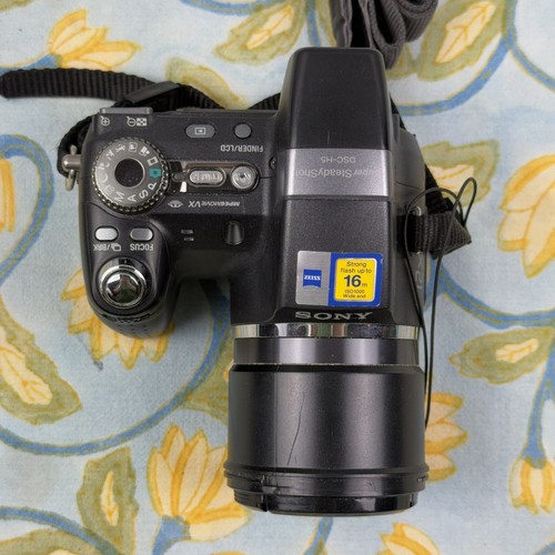 Sony Cybershot DSC-H5 7.2mp Digital Camera 12x Optical Zoom w/ Box and Cables - Picture 2 of 16