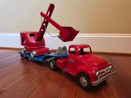 Vintage toy crane and trailer - Pressed steel - Tonka toys - Good Condition