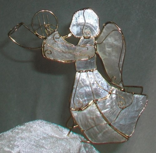 Estatuilla de alambre de ángel músico cuerno francés con concha de ostra capiz con ventana de colección - Imagen 8 de 13