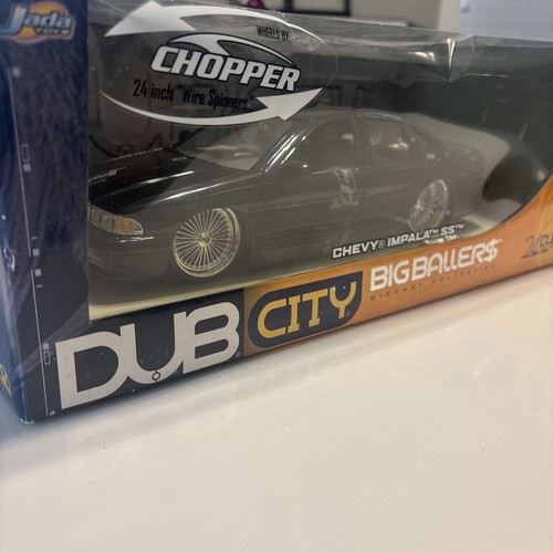 Dub City Big Ballers Chevrolet Chevy Impala SS 1:18, 2 Felgen ab geht wieder an! - Bild 2 von 6