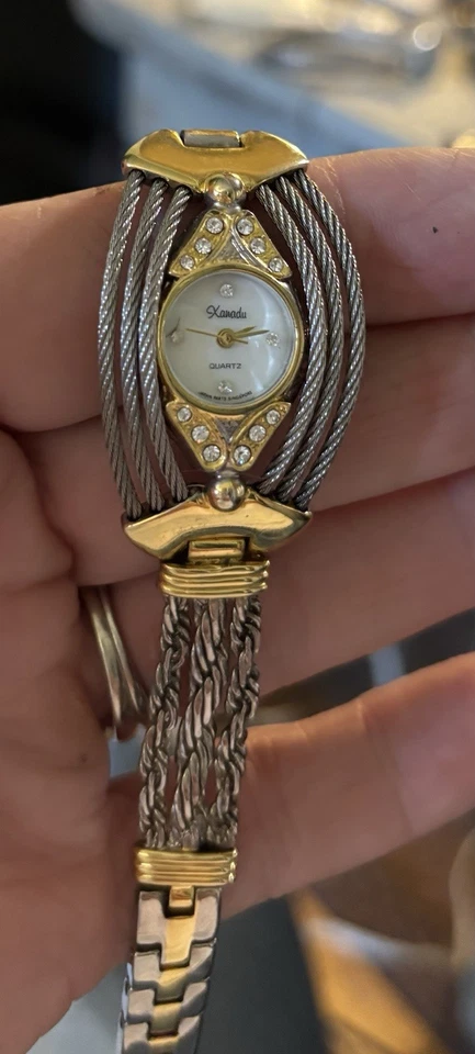 Reloj Xanadu Cuarzo Damas Tono Dorado y Plata con Estrás 7" Foto 3 de 4