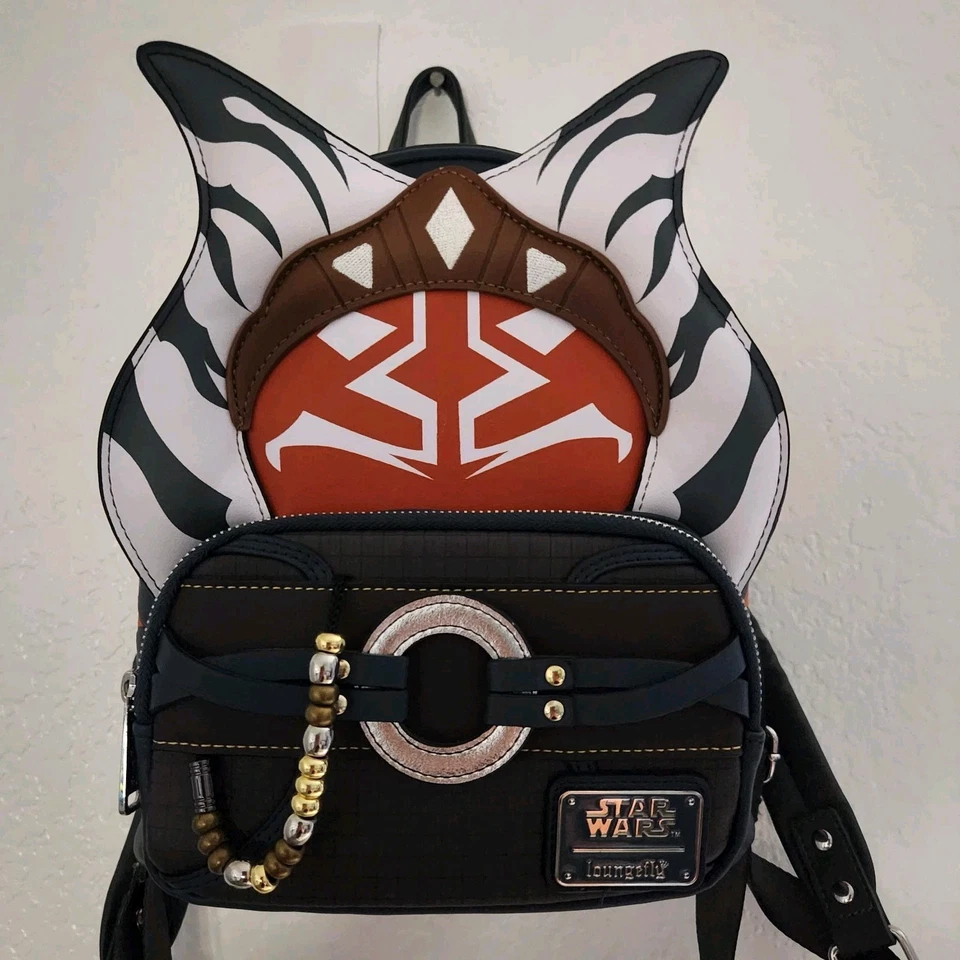 Mini Mochila Loungefly Ahsoka Tano Parques Disney Star Wars Muy Buen Estado Foto 2 de 3