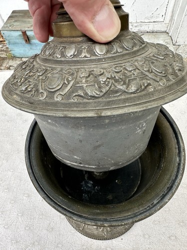 Antique Art Nouveau Bronze Oil Kerosene Lamp Base Urn Font Putti Cherubs - Picture 11 of 15