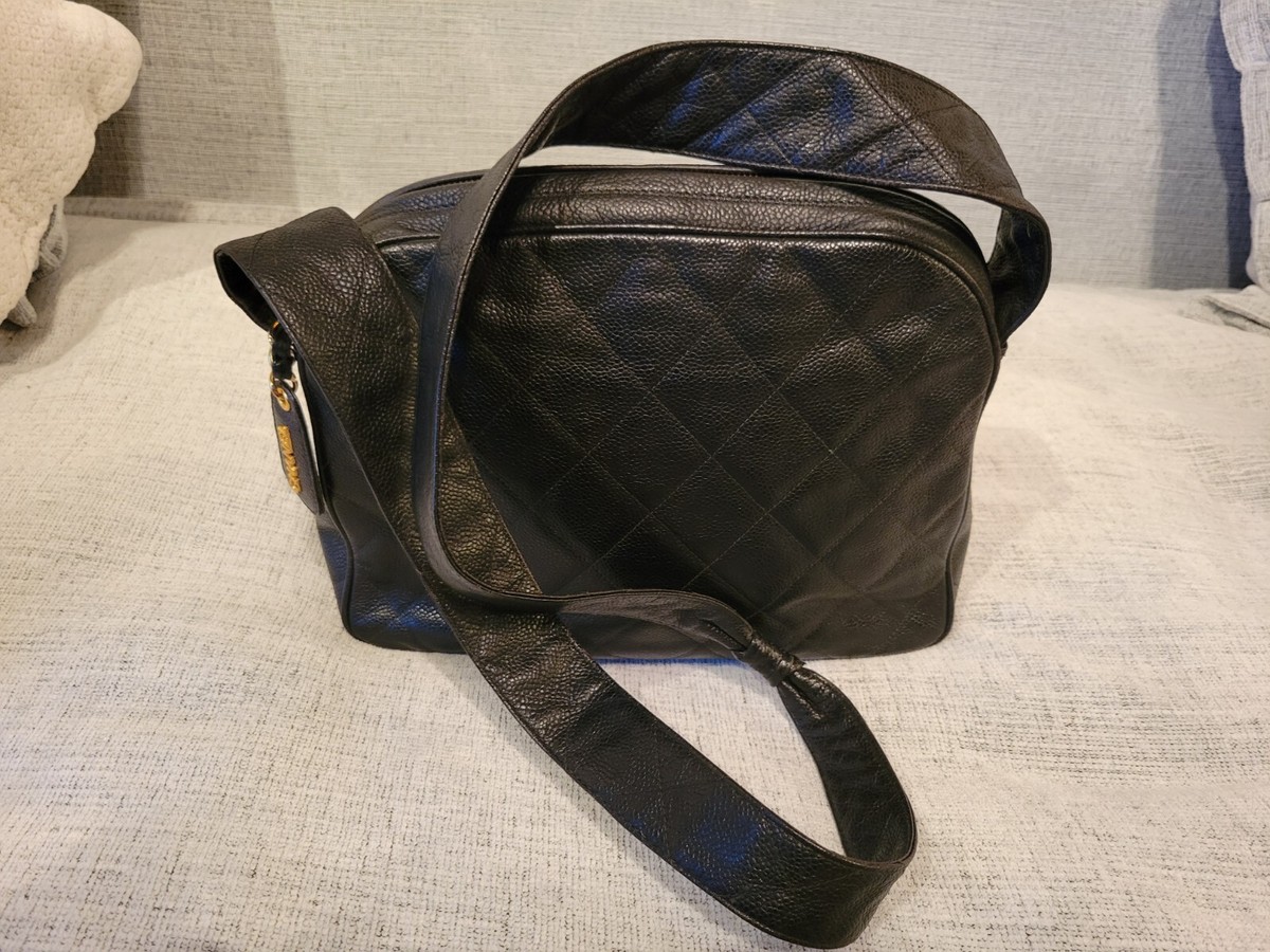 ショルダーバッグ・ポシェット × ヴィンテージ(中古) Chanel Caviar Matelasse Coco Mark Shoulder Bag A66805 CHANEL Matelasse Shoulder Bag Caviar Skin Vintage Zipper