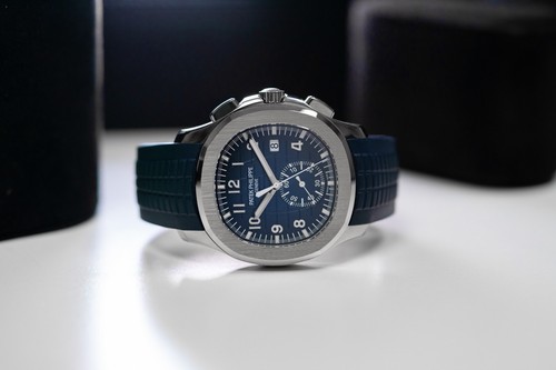 Patek Philippe Aquanaut / Midnight blue dial / 2021 / 5968G-001 - Picture 5 of 9