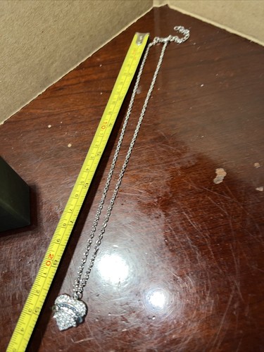 COLLAR DE DIJES DE ENFERMERA GODYCE TONO PLATA PIEDRAS DE CRISTAL BLANCO - Imagen 4 de 4
