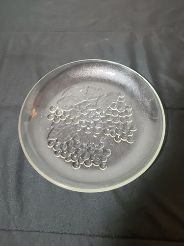 Glass Embossed Grape Cluster Clear Dinner Plate Vintage Indonesia 9" Kig - Picture 2 of 9