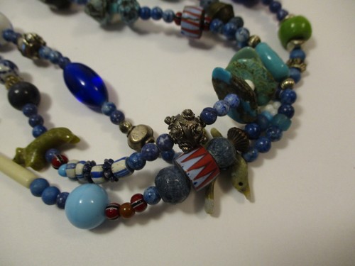 Vintage Native Zuni Fetish Necklace 3 Strand Carved Stone Glass Charm Animals - Picture 3 of 9