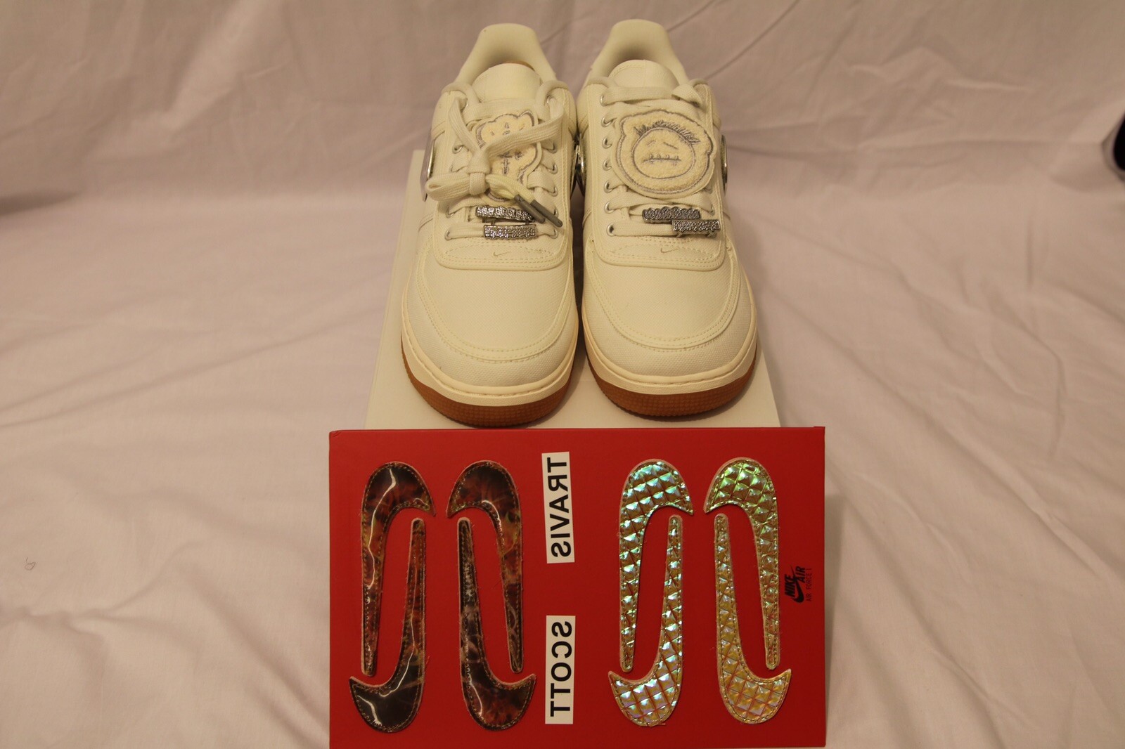 Travis Scott x Nike Air Force 1 Low - Sail Size 10M 100% Authentic Travis Scott x Nike Air Force 1 Low - Sail Size 10M 100% Authentic