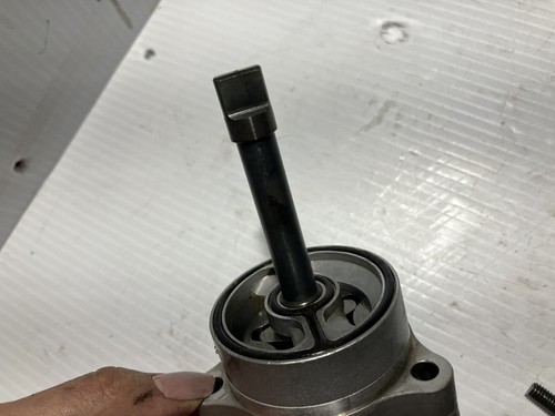 1997 Suzuki GSXR 750 Oil Pump (OEM) - Picture 17 of 20