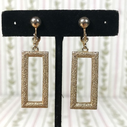 2 Pairs Clip On Earrings Sarah Coventry Cov Giovanni Goldtone Feather Rectangle - Picture 5 of 10