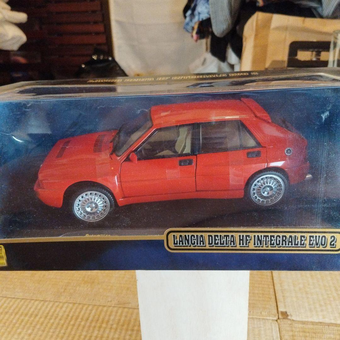 Kyosho 1:18 scale Lancia Delta HF integrale Evozione II/EVO2