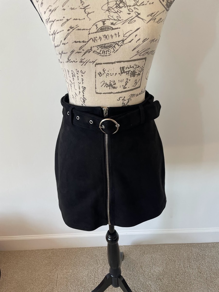 【mnem】Ahin Belt Suede Miniskirt BLANK NYC Women's Beige Suede Leather Mini Skirt Tasseled
