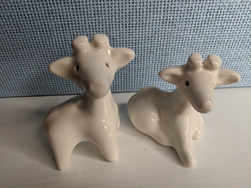Modern Art Style Giraffe Salt And Pepper Shakers - Picture 4 of 4