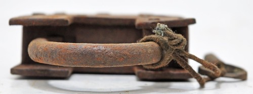Antique Iron Pad Lock Original Old Hand Crafted Engraved Tricky Hidden Keyhole - Picture 5 of 10
