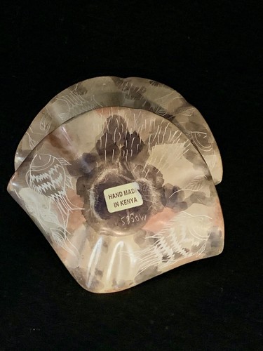 CARVED SOAPSTONE CLAM SHELL BOX Trinket Jewelry Hand Crafted Kenya Fish Signed - Picture 5 of 6