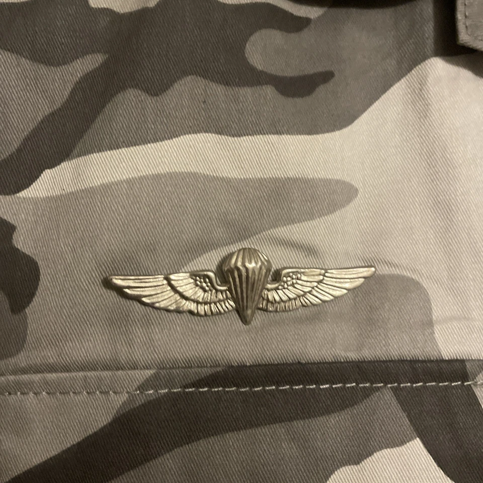 Camisa gris camuflada de combate de Halloween parches de disfraces grandes prendedores 100 % algodón Foto 3 de 4