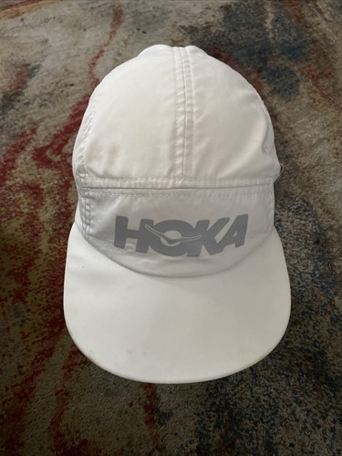 Gorra Hoka One One para hombre blanca ajustable 5 paneles tiempo para volar corriendo *Detalles*