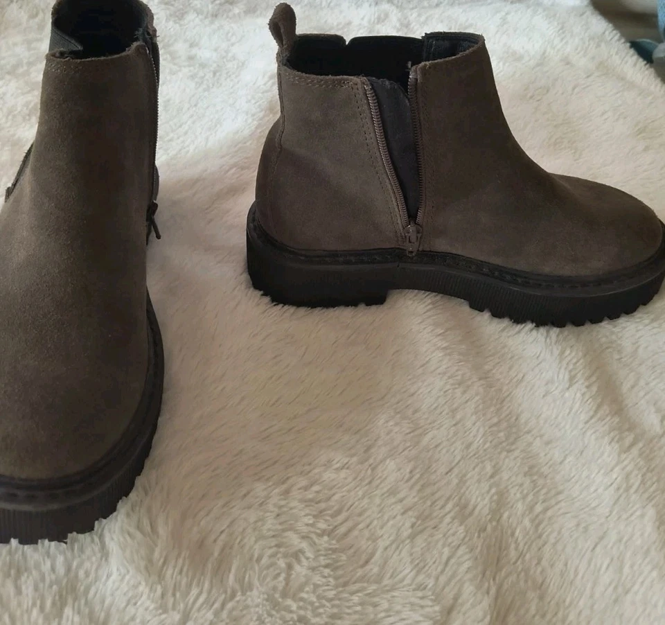 ZARA KIDS Niñas Gamuza Chelsea Botines Suela de Pista Cremallera Gris Taupe Talla 31 Foto 3 de 4
