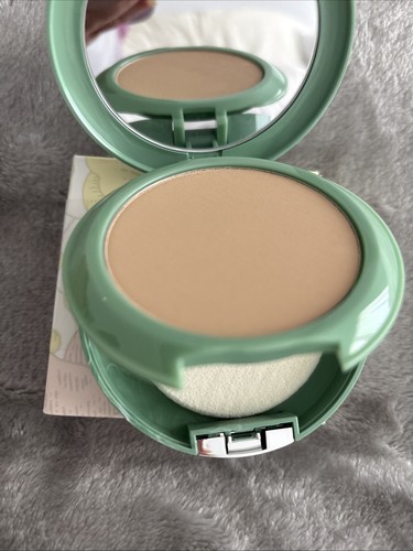 Clinique Perfectly Real Compact Makeup 116 (MF-G) Dry Combination to Oily RARE - Picture 3 of 3
