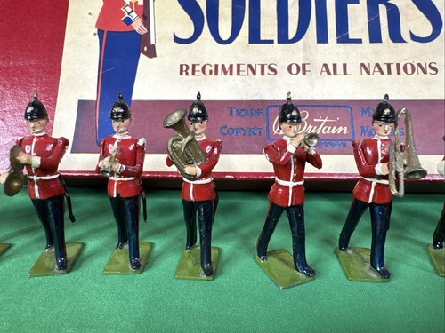 Britains Soldiers Set # 27 Line Infantry Band Review Order, Regiments of Nations - Picture 4 of 22