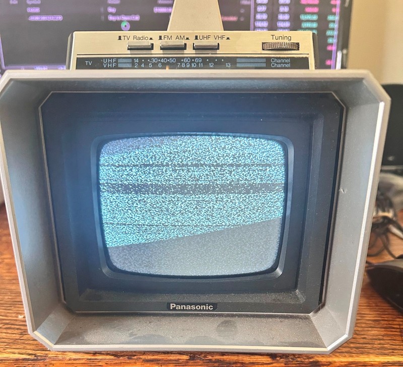 VINTAGE PANASONIC TRG-523T BLACK & WHITE PORTABLE TELEVISION Radio PARTS/REPAIR