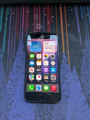 Apple iPhone SE 3. Gen. - 64GB - Mitternacht (Entsperrt) Leichter Riss auf Display