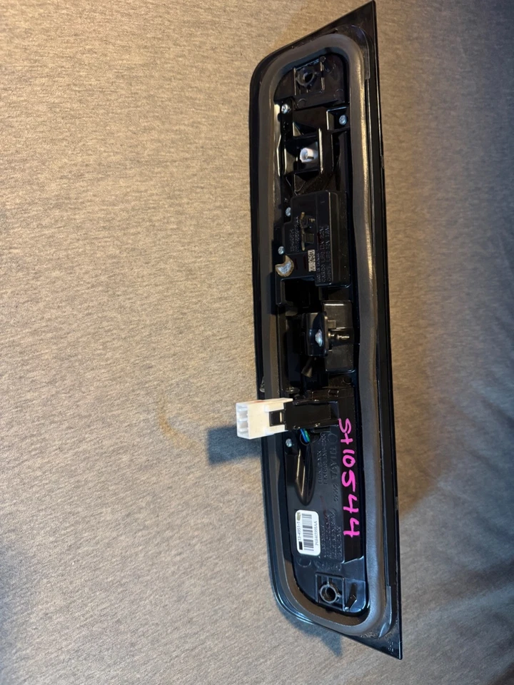 P68465998AA DODGE RAM 2500/3500 dual cam input, LED HIGH MOUNT OEM FREE SHIP!! - Image 2 of 4