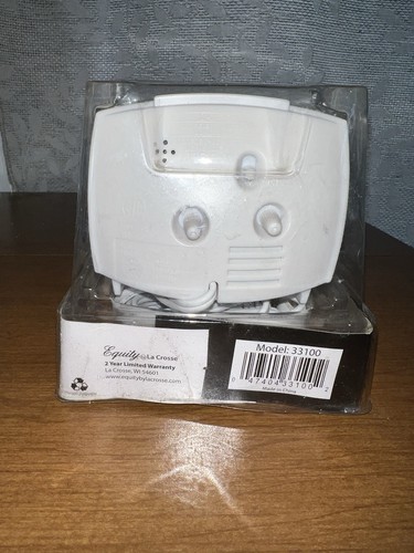 La Crosse Equity 33100 Electric Analog Alarm Clock New In Box - Picture 2 of 4