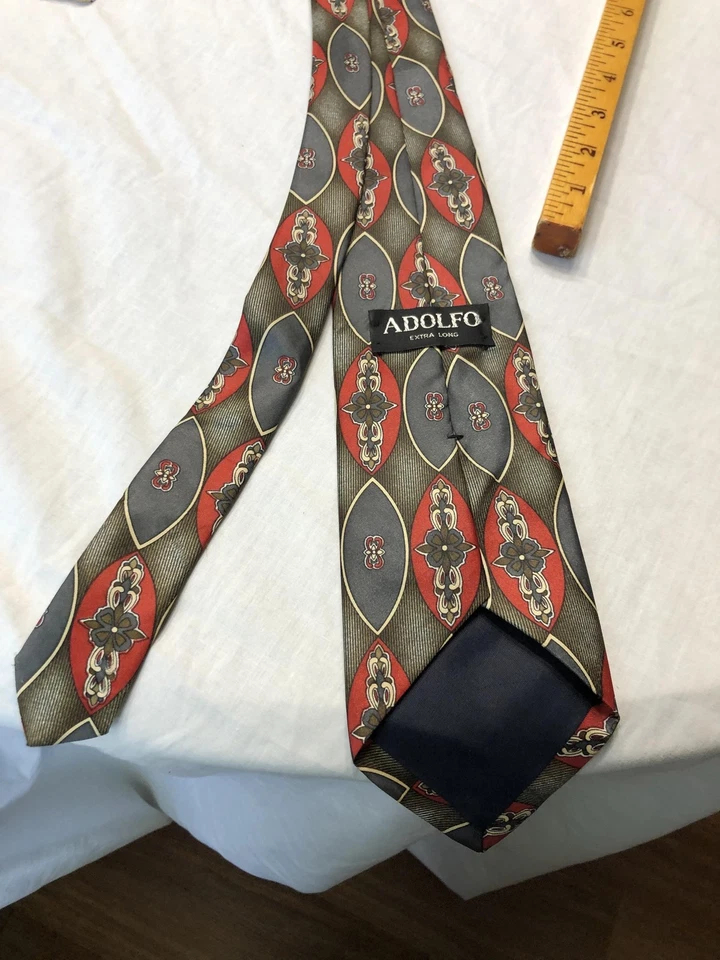 Corbata Adolfo Para Hombre Extra Larga Roja Gris Floral Patrón Geométrico Poliéster Hecha en EE. UU. Foto 3 de 4