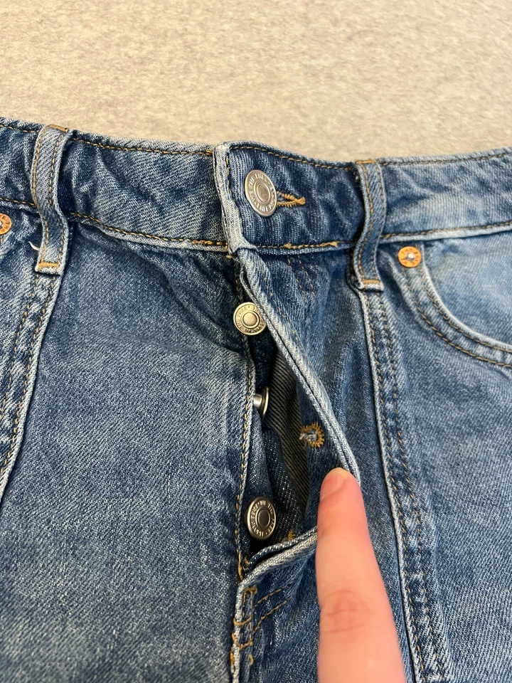 Pantalones cortos de mezclilla Free People We The Free Beginners Luck talla 29 azul tiro bajo puño Foto 4 de 4