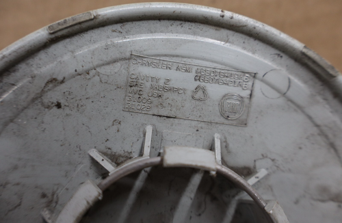 OEM Used 2012-2018 Fiat 500 Center Cap 68078419ab 61660 61661 61662 61663 61666 - Picture 3 of 7