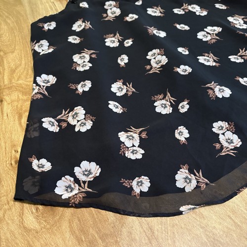 Torrid Lightweight Lined Black Floral Tank Top Sleeveless Shirt Womens Size 0 - Picture 2 of 9